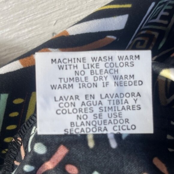 Bannock Court Scrub Shirt Top Womens Small Brown Black Geometric Print New - Picture 8 of 10